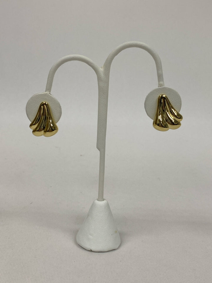 Rumored Gold Ribbed Earrings
