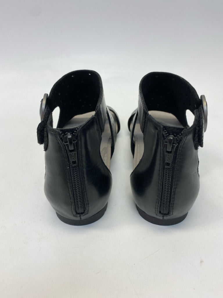 Earth  Size 12 Black Cutout Sandals