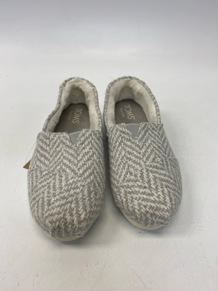 NWT Toms US Shoe Size 6.5 Gray White Herringbone Flats
