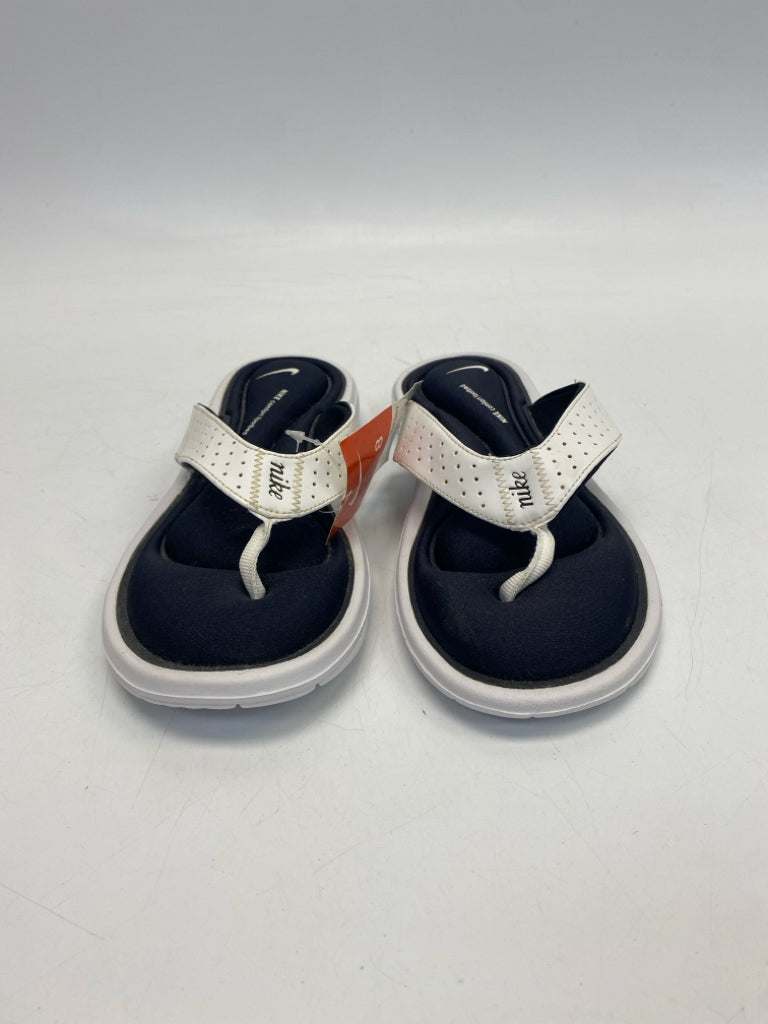 NWT Nike  Size 8 White Sandals