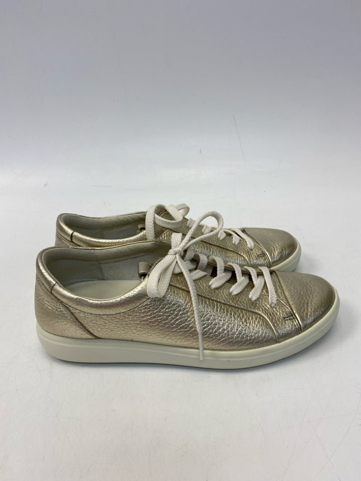 Ecco EU Shoe Size 39 US Shoe Size Gold Metallic Sneakers