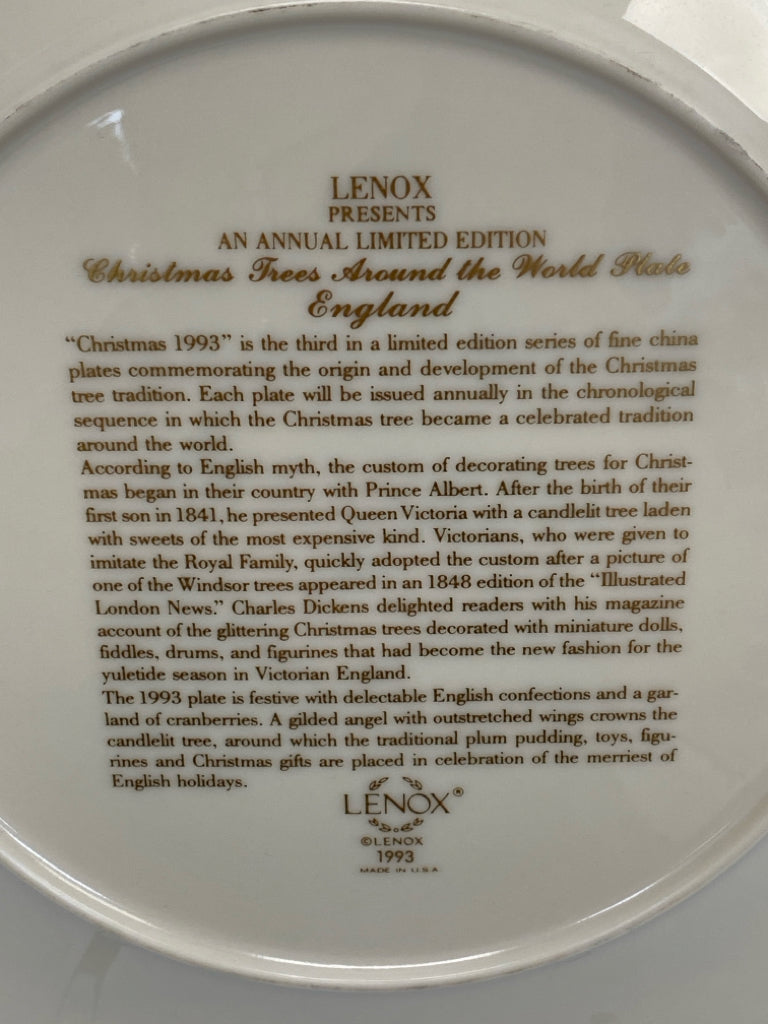 Lenox Cream Green/Multi Christmas Decorative Plate