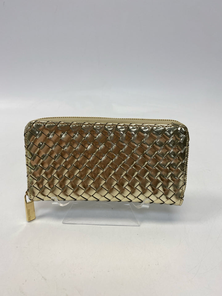 Deux Par Deux Gold Woven Wallet