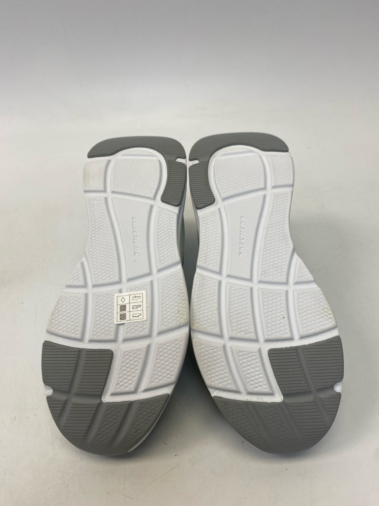 NWOT Skechers US Shoe Size 9 Gray Sneakers