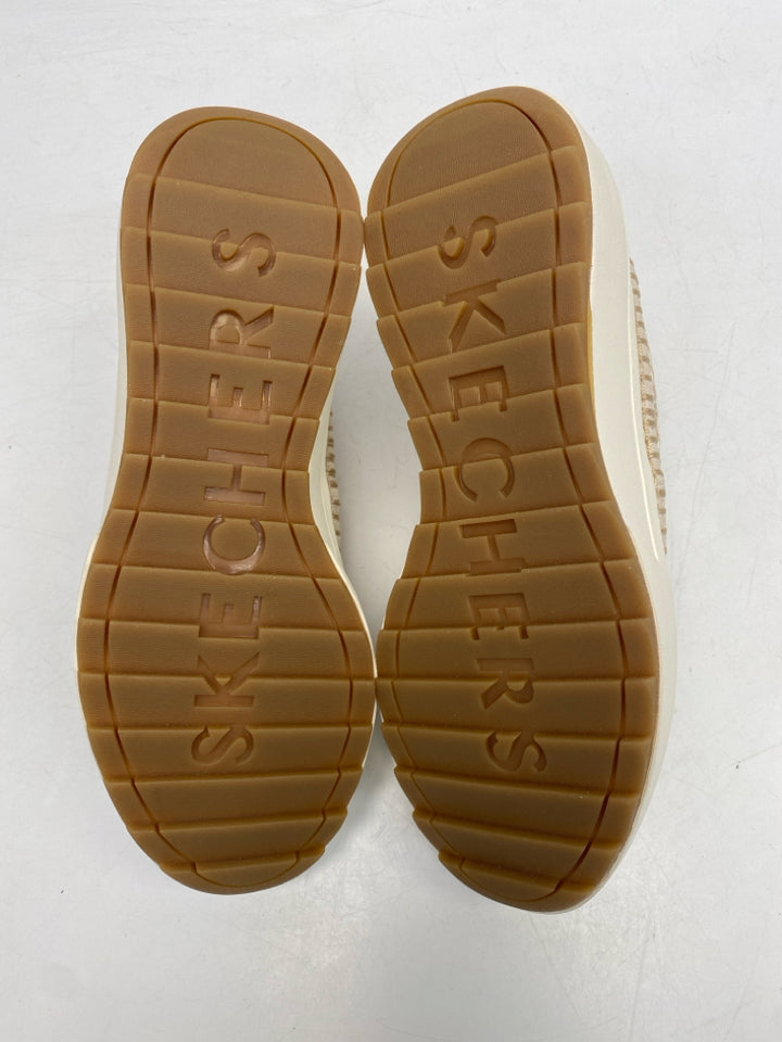 NWT Skechers US Shoe Size 8.5 Cream Sneakers