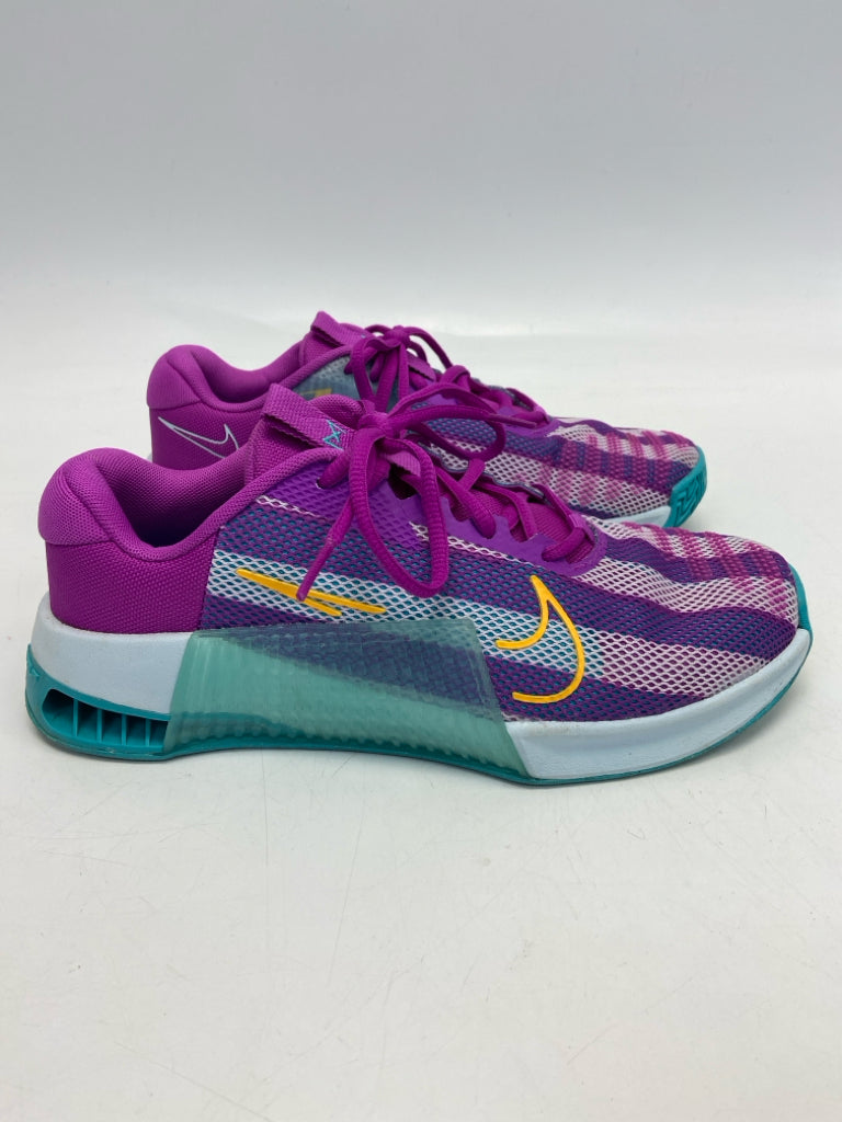 Nike  Size 8.5 Multi-Color Turquoise Lace-up Sneakers