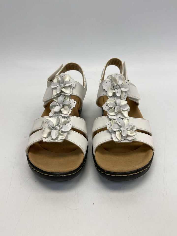 Clarks  Size 10 White Rosette(s) Sandals