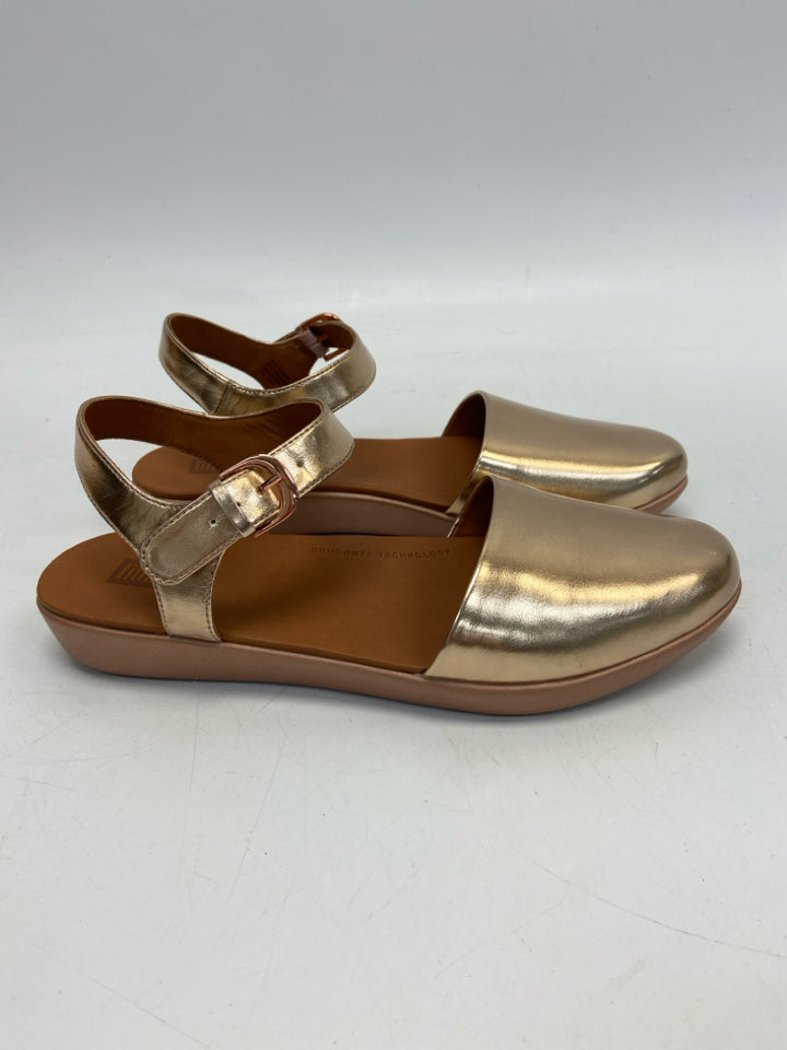 NWOT Fit Flop  Size 8.5 Rose Gold Sandals
