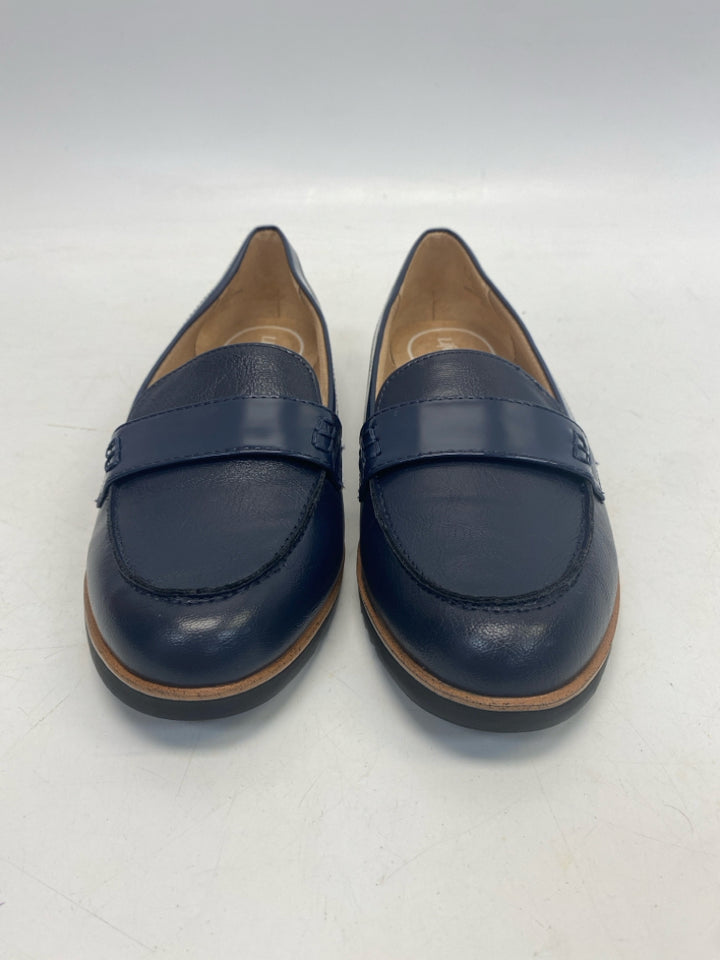 Life Stride  Size 7.5 Navy Flats