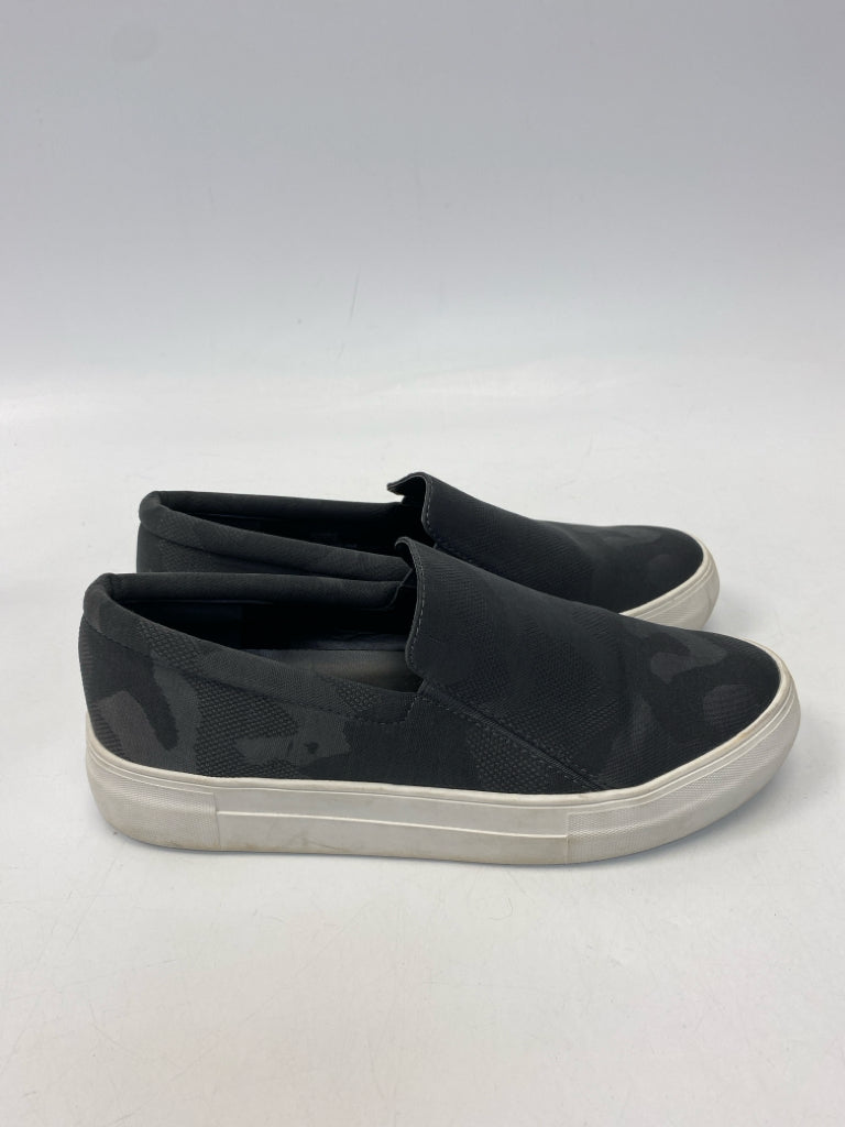 VINCE CAMUTO  Size 7 Dark Gray Camouflage Sneakers