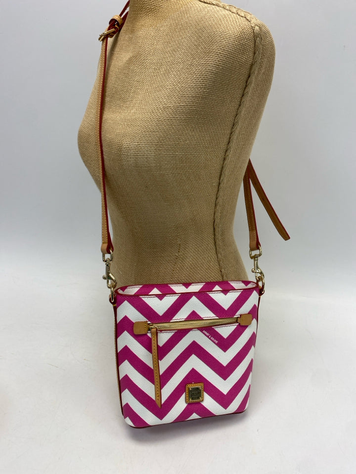Dooney &amp; Bourke White Fuchsia Chevron Crossbody