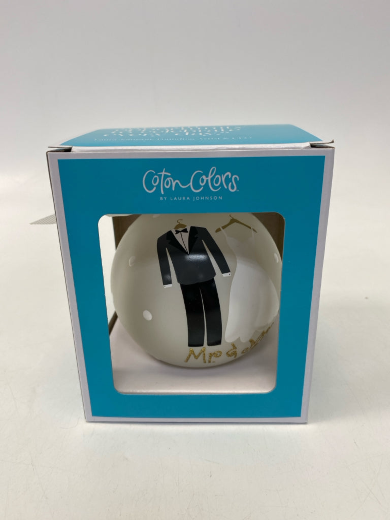 NEW/BOX White Black Ornaments