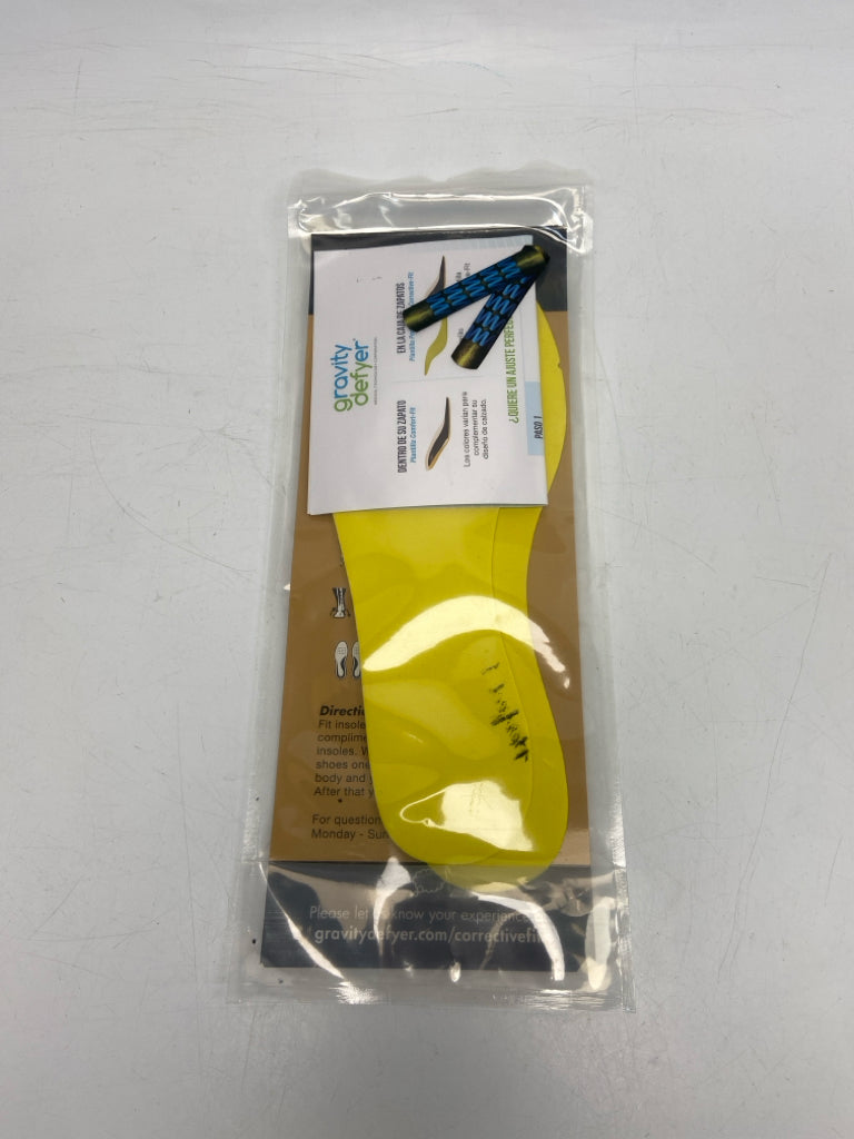 NEW/PKG Size 10 Yellow Men&