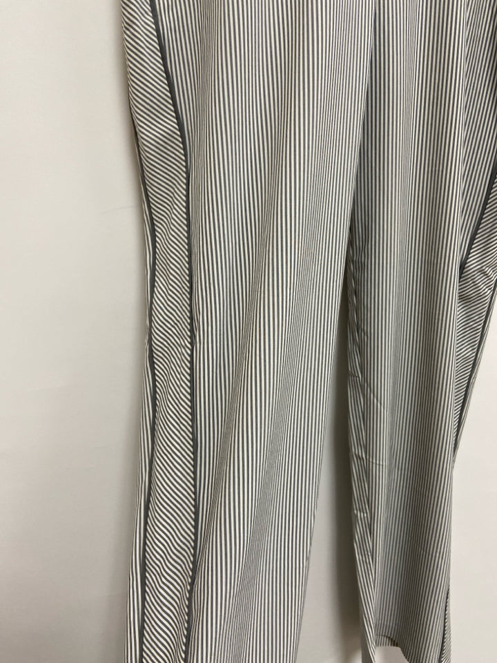 Athleta Size 6 Gray/White Stripes Pull-on Athletic Pants
