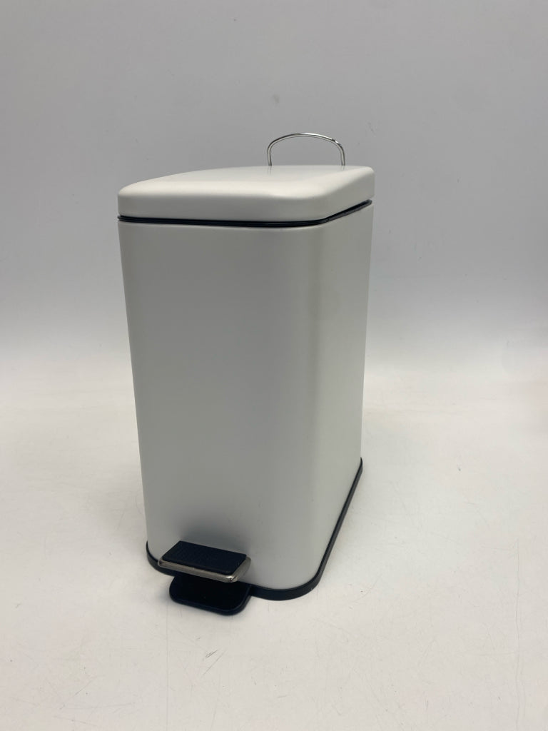 White Metal Misc. Bath Item
