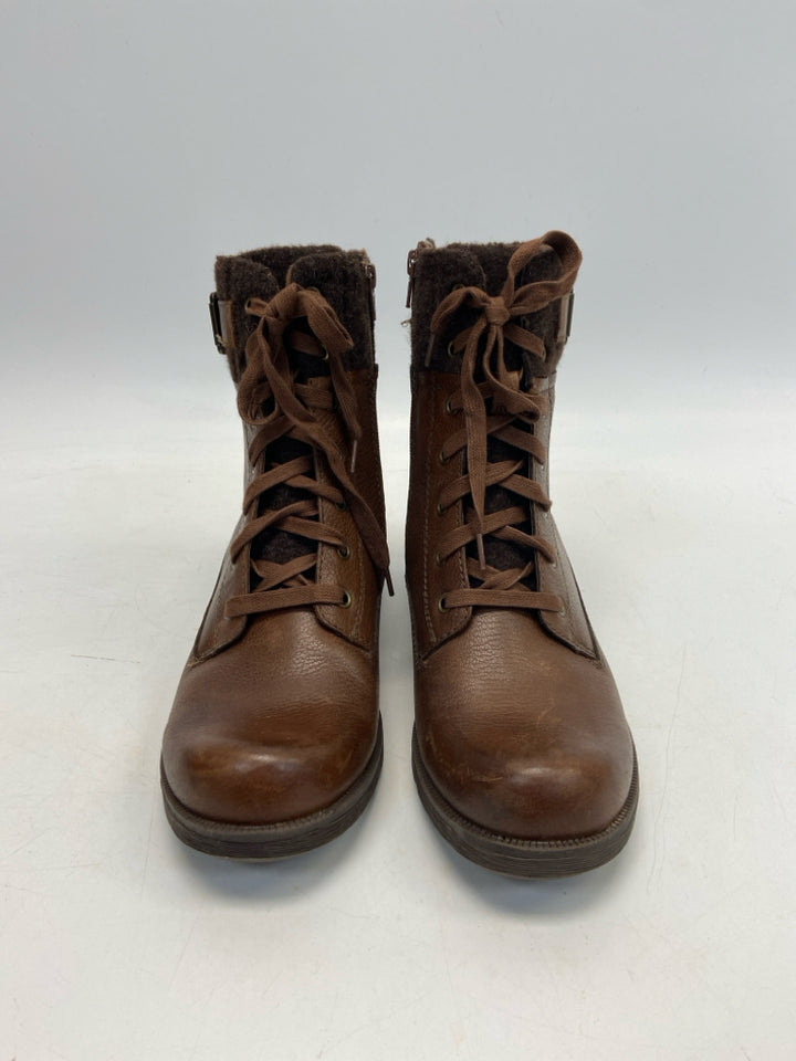 Earth  Size 10 Brown Side Zipper Flats