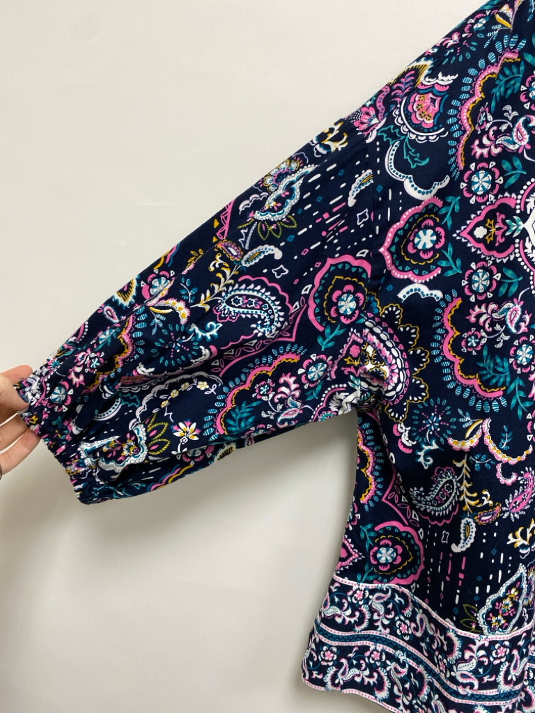 Crown &amp; Ivy  SIZE  2X Navy White/Pink Paisley Plus Size Top