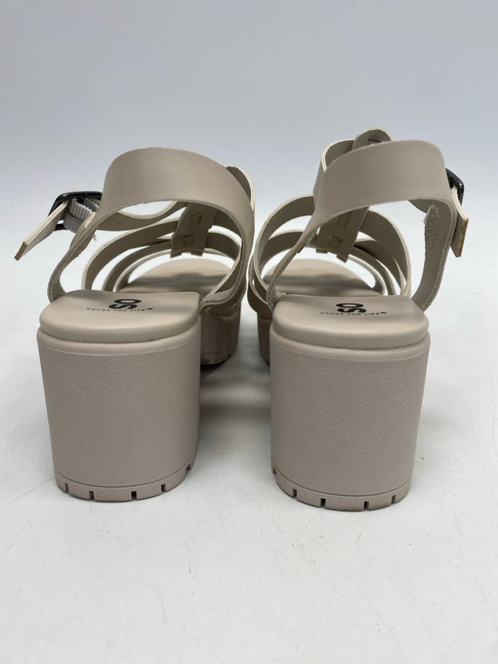 So  Size 8.5 Bone Sandals
