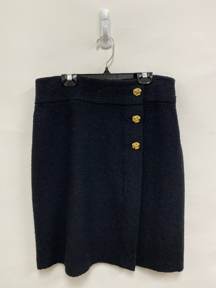 Size 6 Black Texture Ladies Skirt