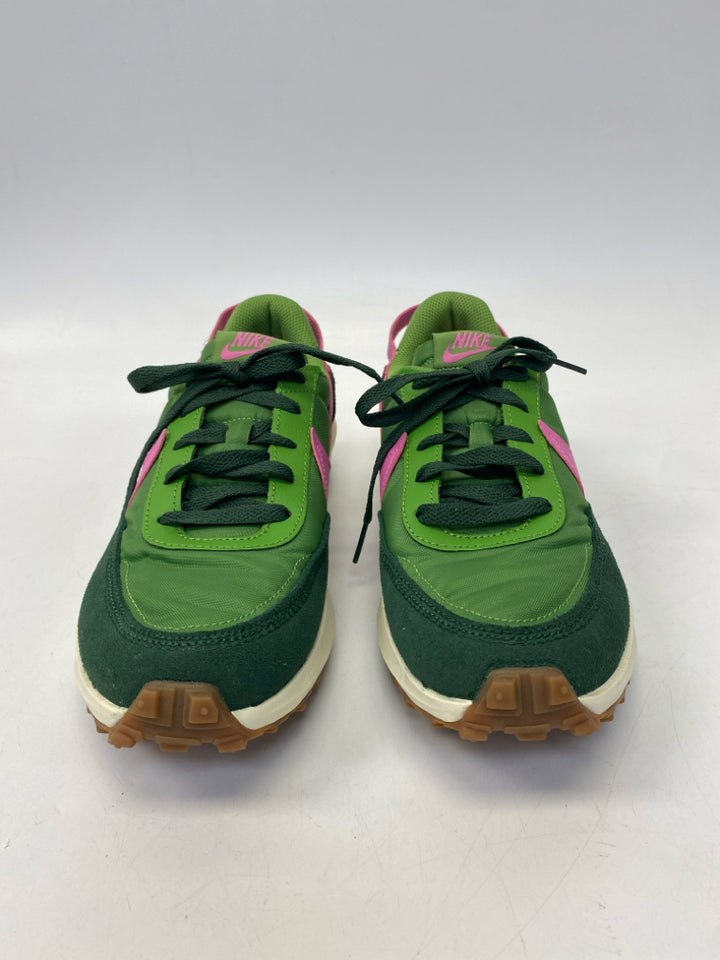NWOT Nike  Size 9 Green Pink Lace-up Sneakers
