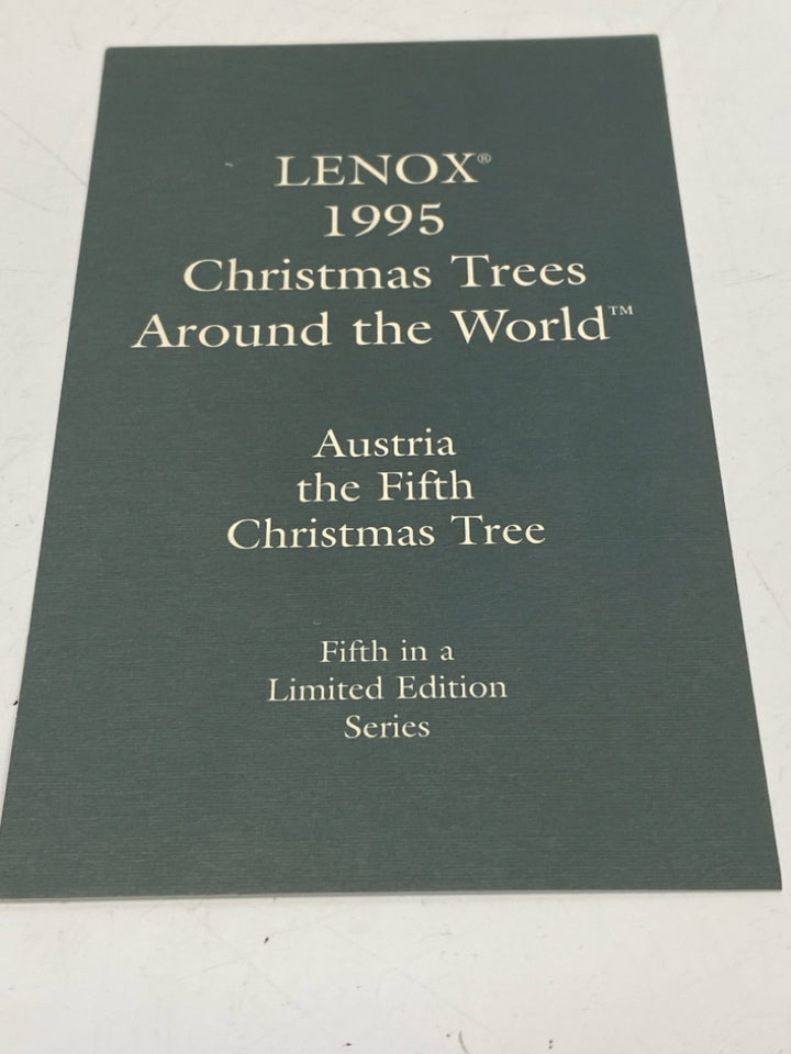 Lenox Cream Green/Multi Christmas Decorative Plate