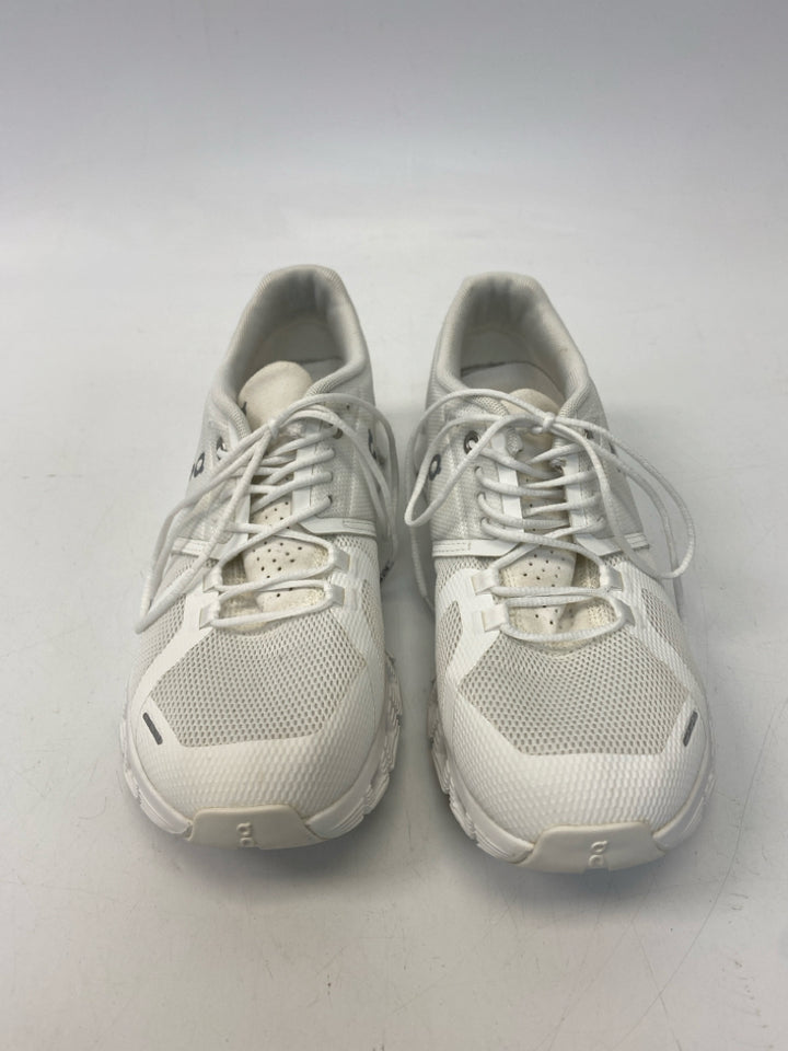 On Cloud  Size 8 White Lace-up Sneakers
