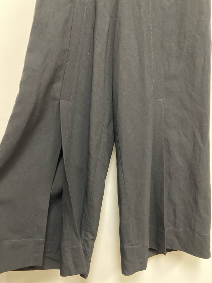 OZAI N KU Size S Black Ladies Pants