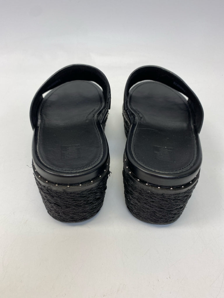 Fit Flop  Size 8 Black Sandals