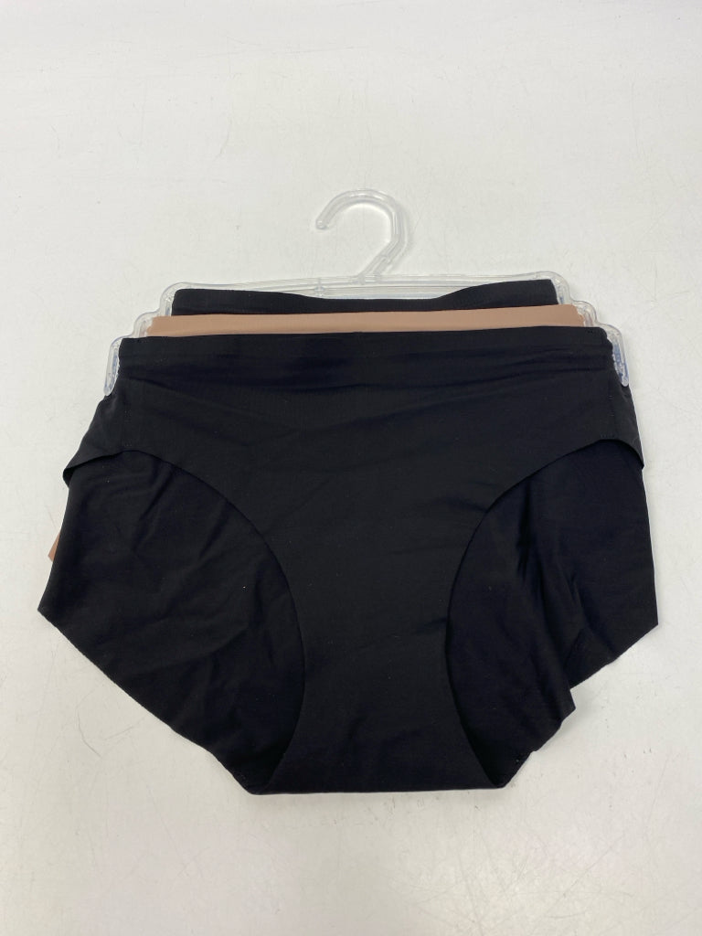 NWOT Lululemon Size M Black Ladies Underwear
