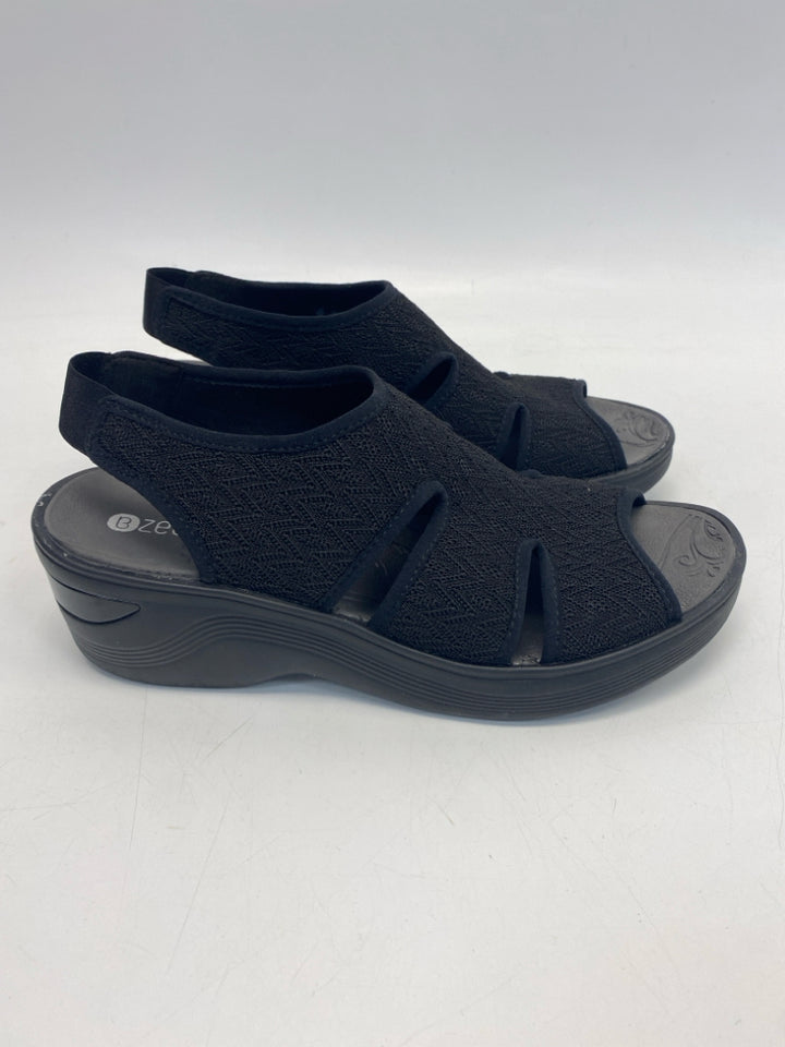 Bzees  Size 10W Black Sandals