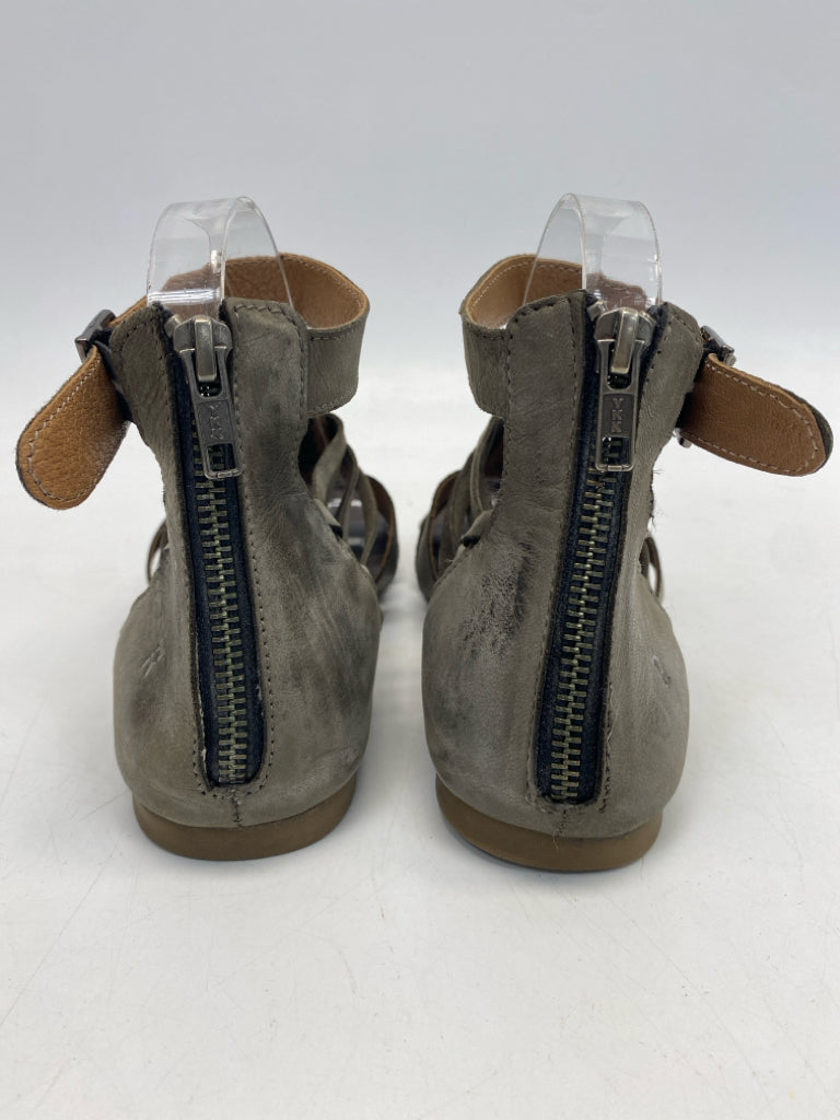 Roan  Size 8 Gray Sandals