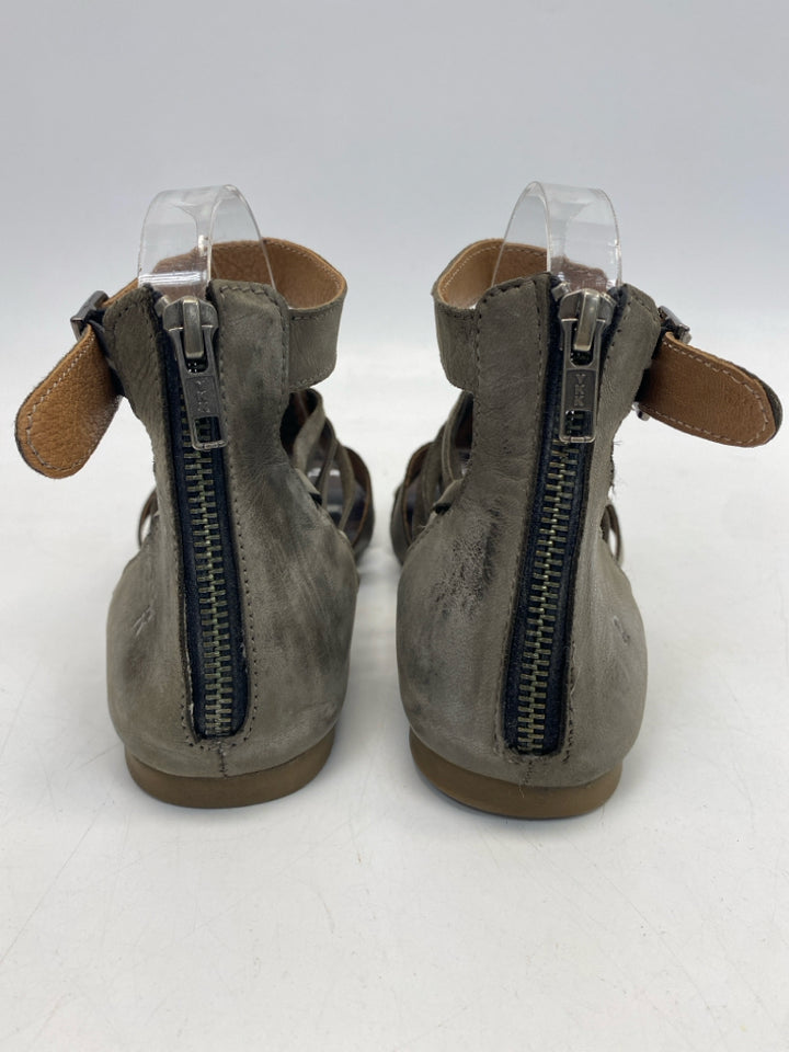 Roan  Size 8 Gray Sandals