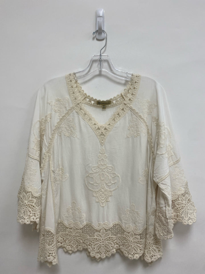 Democracy Size M White Cream Lace Embroidered Ladies Top