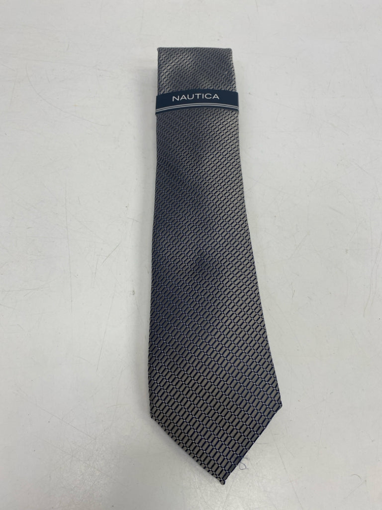 NWT Naudic Gray Men&