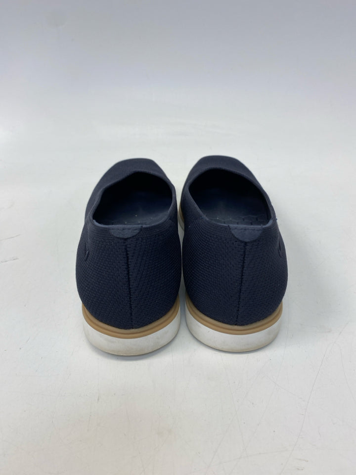 Vivaia  Size 7 Navy Fabric Flats