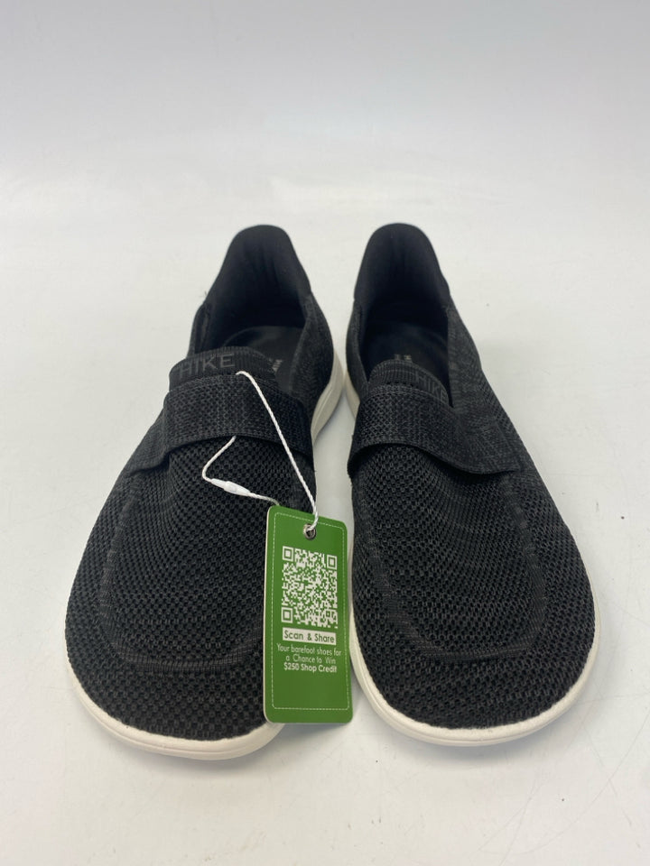 NWT Hike Footwear  Size 8 Black Knit Flats