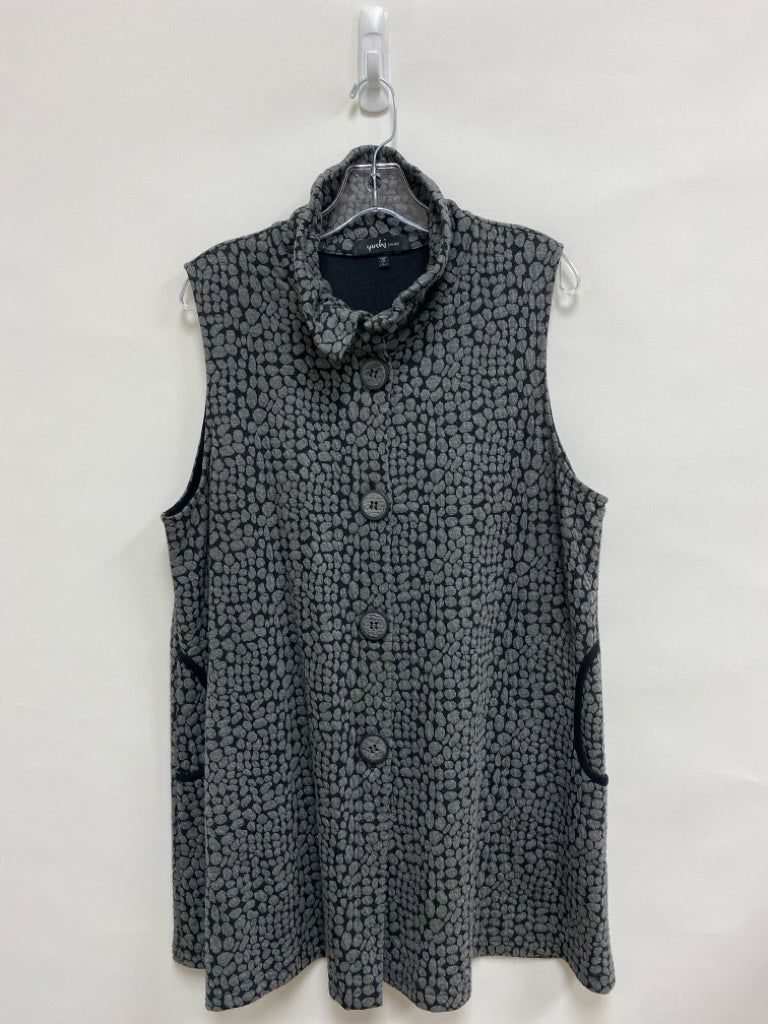 Size L Charcoal Shapes Button Up Ladies Vest
