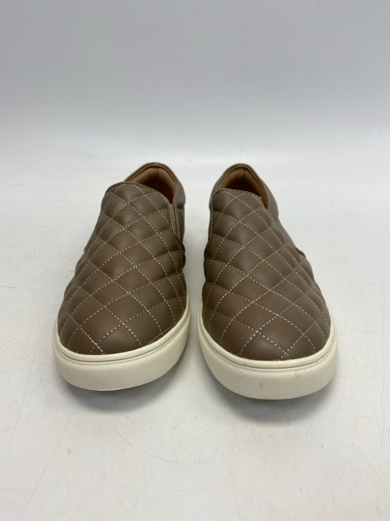 NWT a new day  Size 7.5 Brown Quilted Sneakers
