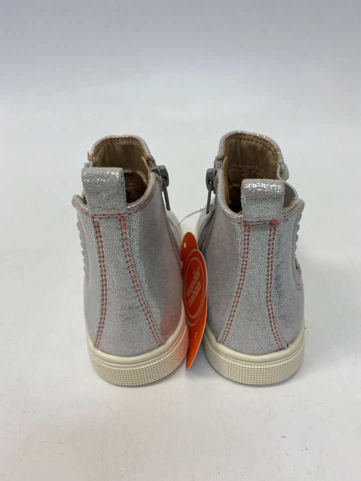 NWT wonder nation SIZE 9 Silver Girl&