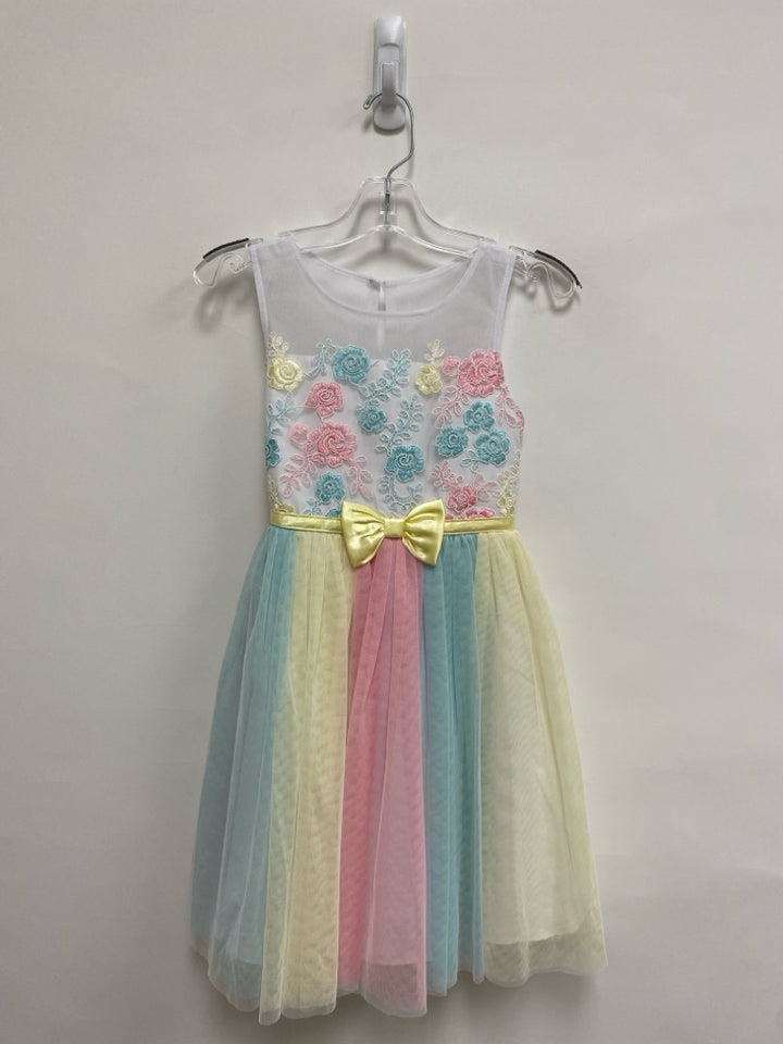 SIZE 6 White Pink/Yellow Flowers Sleeveless Embroidered Girl&