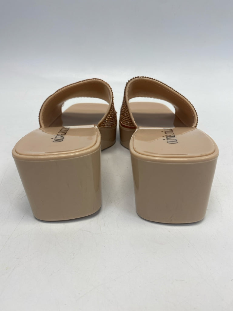 Olivia Miller  Size 8 Nude Gold Rhinestone(s) Sandals