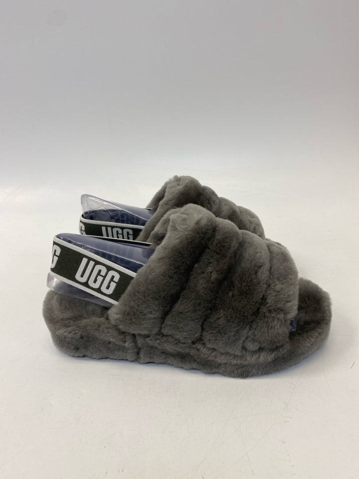 NWOT UGG US Size 6 Charcoal Slippers
