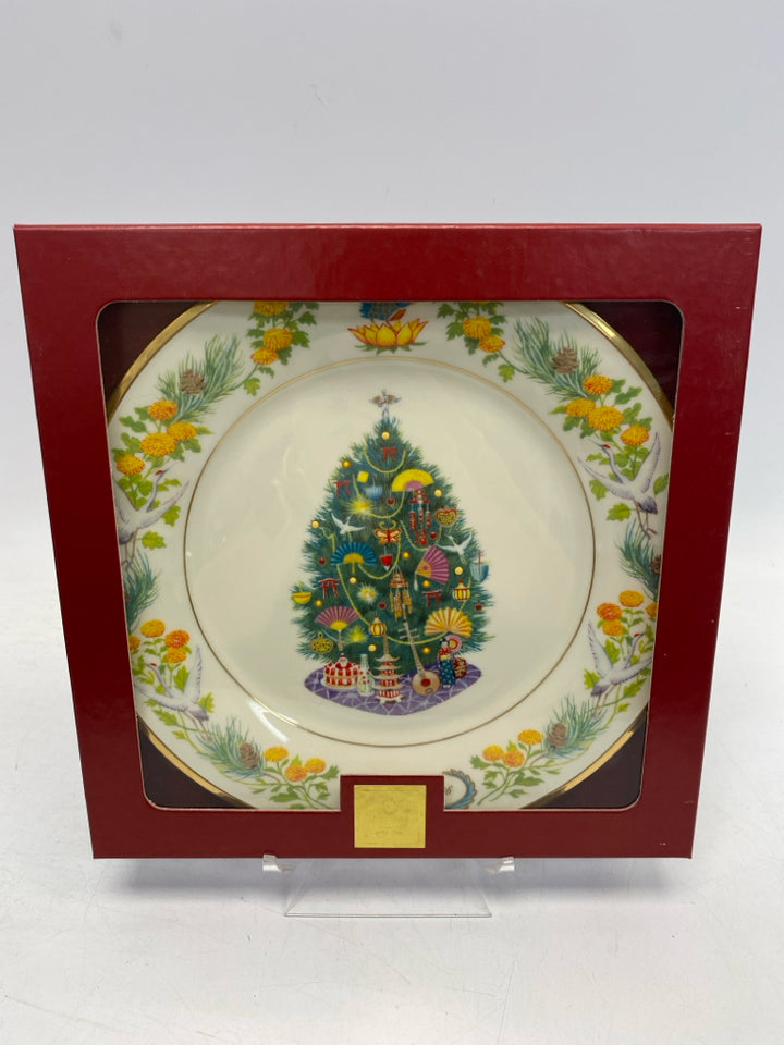 Lenox Cream Green/Multi Christmas Decorative Plate