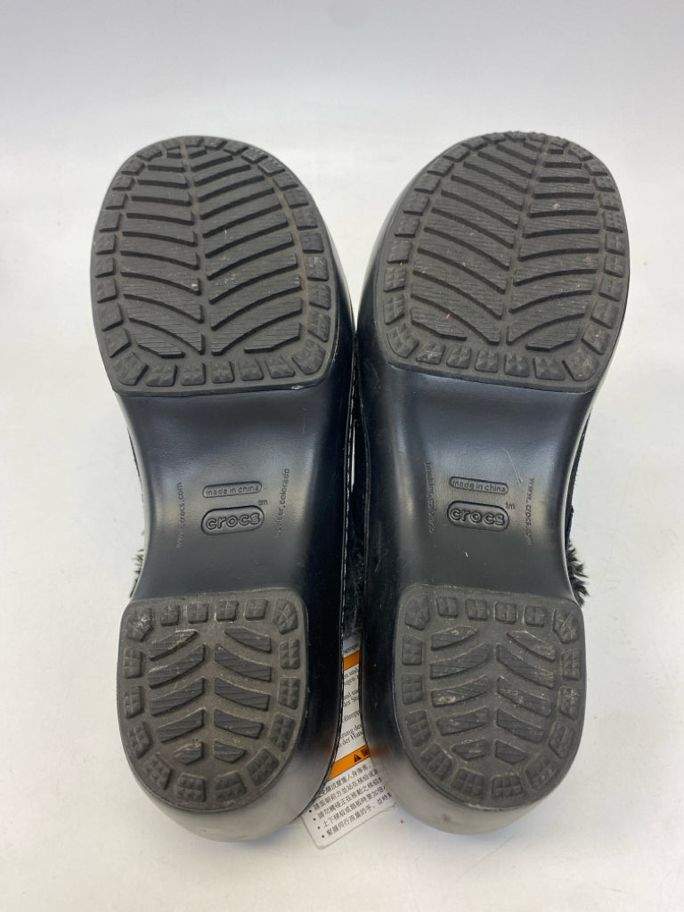 NWT Crocs US Shoe Size 11 Black Fuzzy Clogs