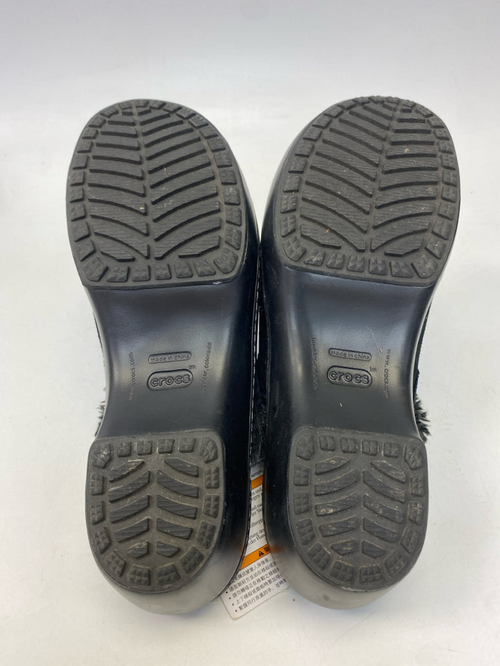 NWT Crocs US Shoe Size 11 Black Fuzzy Clogs