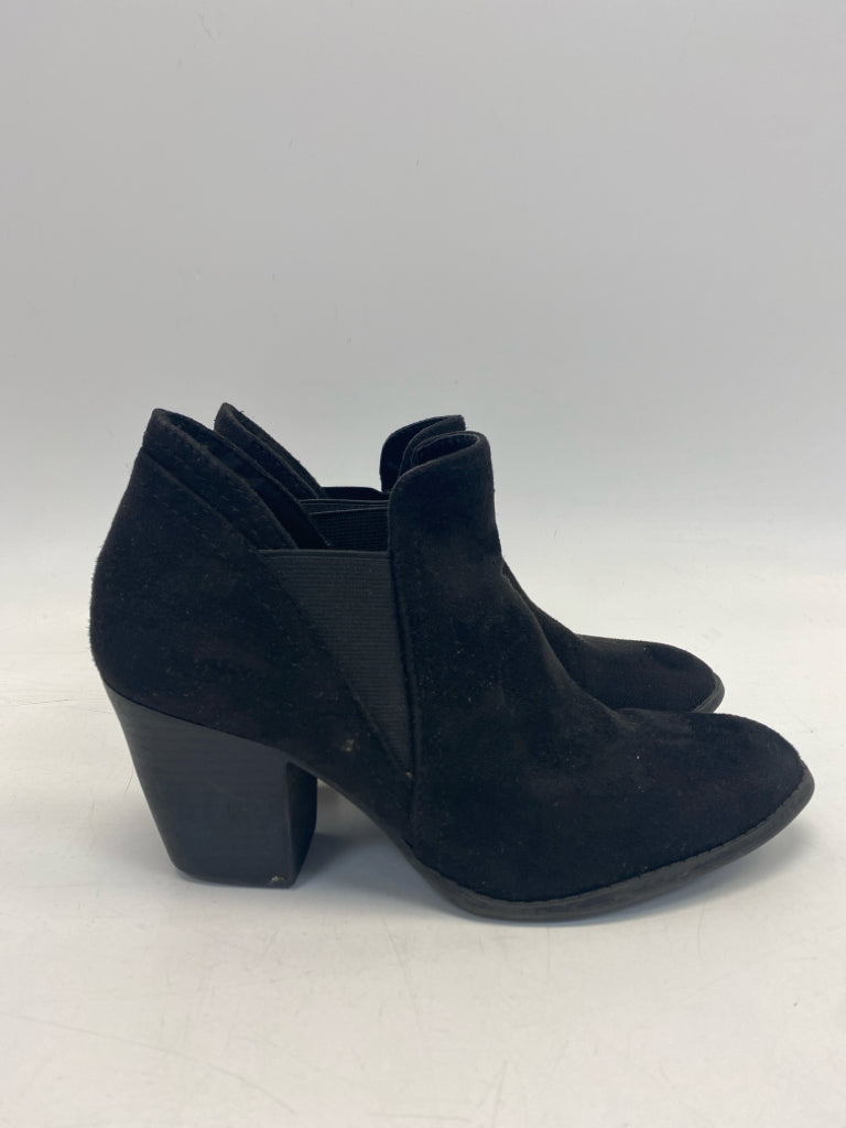 US Shoe Size 7 Black Boots
