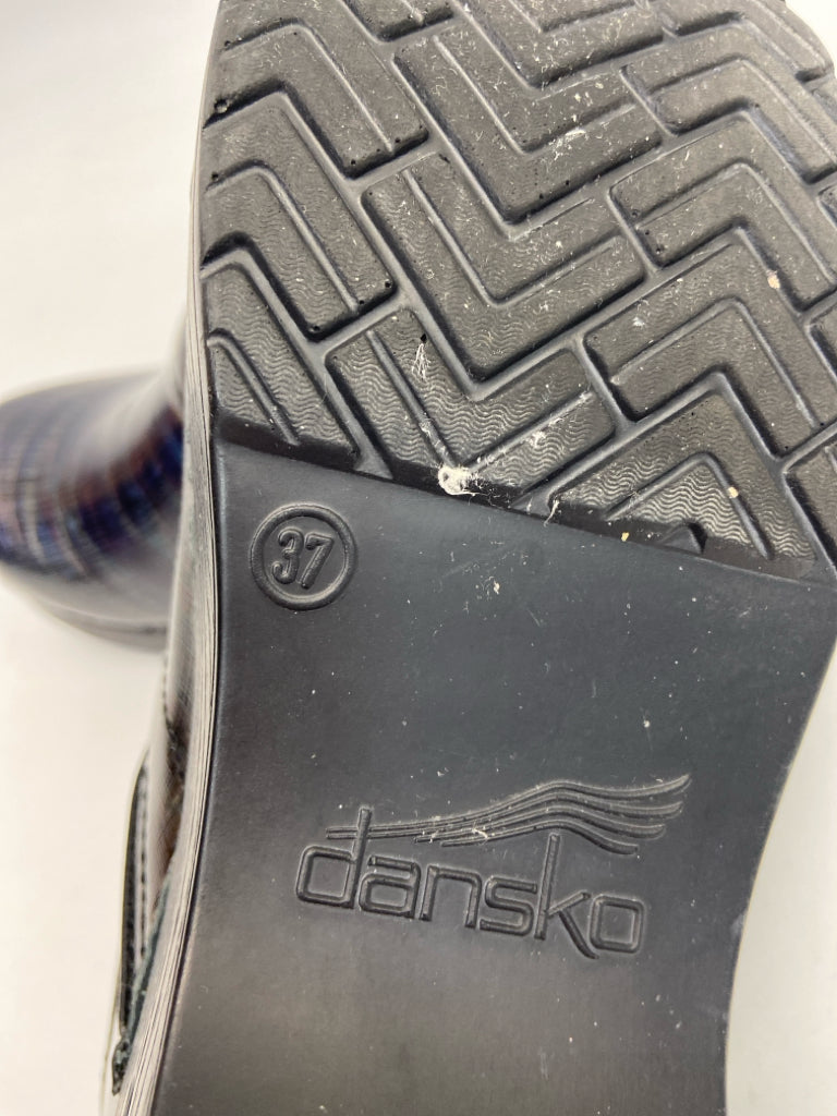 Dansko  Size 37 Black Multi-Color Clogs