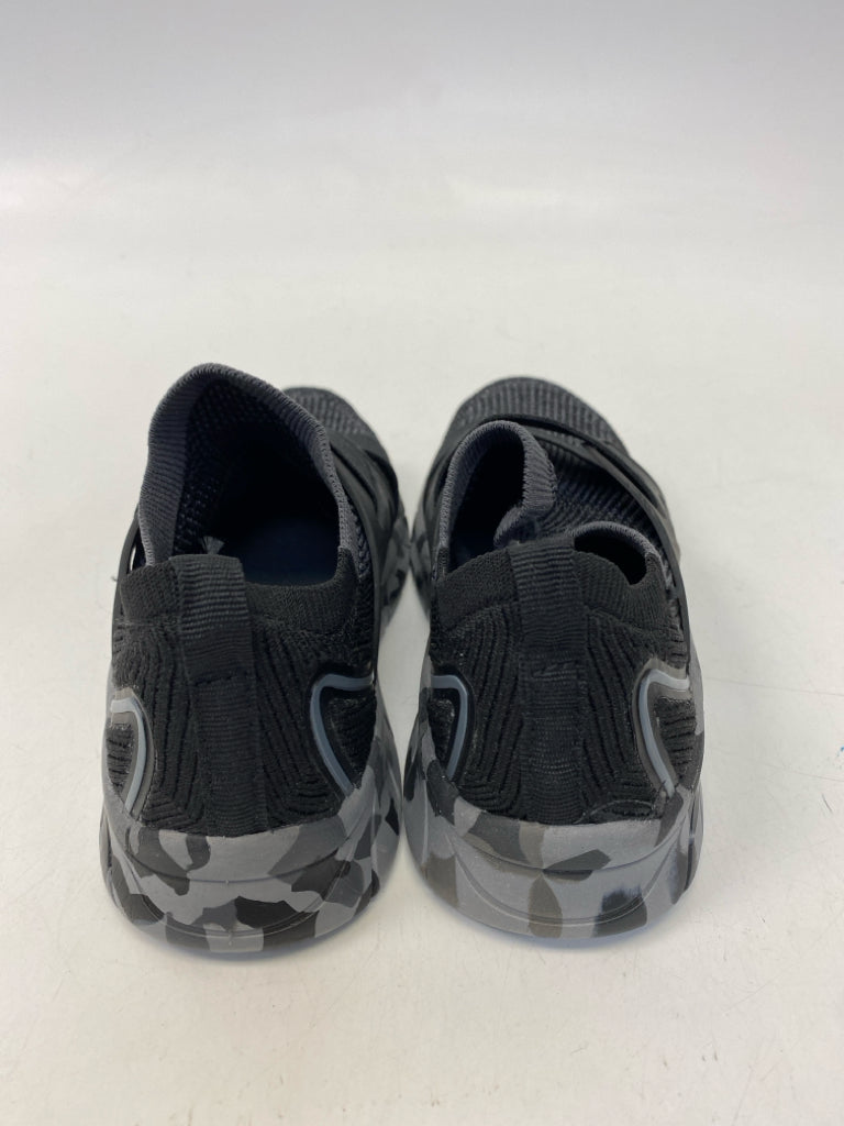 SIZE 12 Black Gray Boy&
