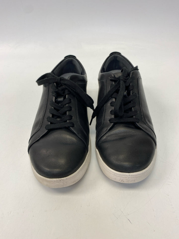 Fit Flop  Size 8 Black Lace-up Sneakers