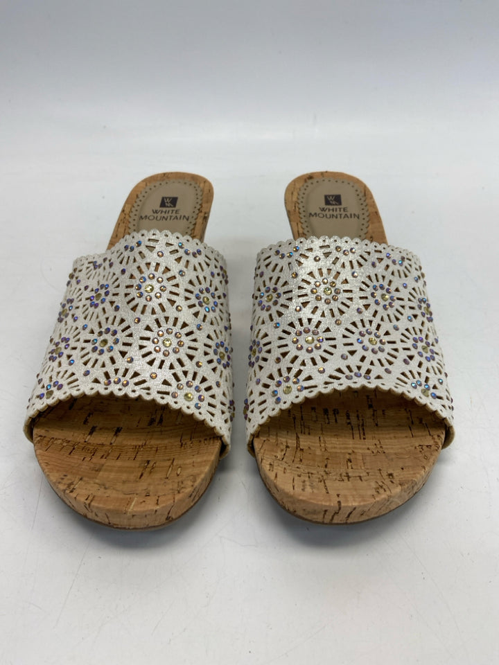 NWOT White Mountain  Size 7.5 Cream Rhinestone(s) Sandals